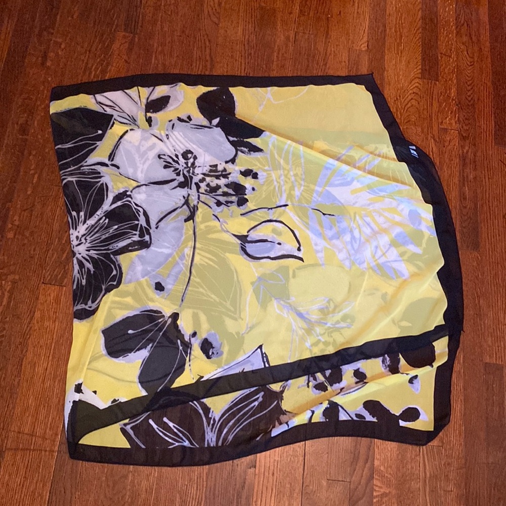 Your Best Look scarf 55x25” like new